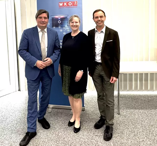 Obmann Peter Seiwald, Stv. Margot Klug, Stv. Hansjörg Stöckl. | Foto: Wirtschaftskammer Österreich