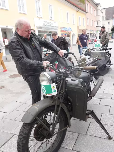 Otmar Sattler hat die Moto Guzzi 500 Super Alce doch noch fertig bekommen - loider streikte sie unterwegs.