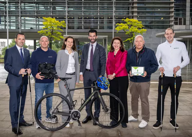 Stefan Seif (Vizepräsident NÖ Gemeindebund), Martin Roscher (Regionalleiter Sodexo Service Solutions Austria GmbH), Kerstin Suchan-Mayr (Vizepräsidentin NÖ GVV), LH-Stellvertreter Udo Landbauer, Sibylle Schütz (Österreichischer Städtebund – Landesgruppe Niederösterreich), Johann Böck (Landesverbandsobmann Verband Freiheitlicher und Unabhängiger Gemeindevertreter NÖ), Johannes Öfferl (Geschäftsführer spusu Sport GmbH) | Foto: NLK Khittl
