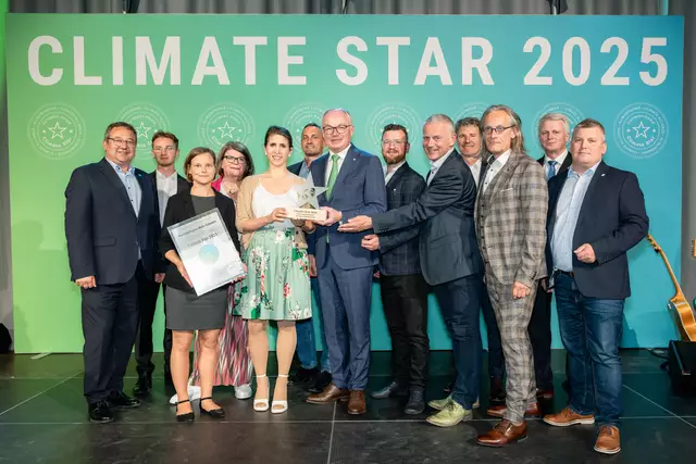 Europäischer Klimaschutz-Award für Unverpackt Austria: Karin und Christoph Distelberger aus Neumühl wurden für ihr Engagement belohnt. | Foto: Büro LH-Stv. Stephan Pernkopf