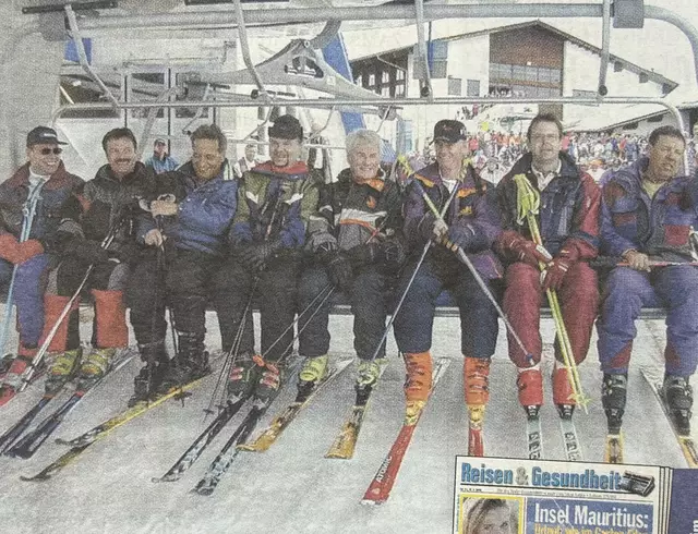 Vor 25 Jahren: 8er-Sessellift in Nauders - In Nauders wurde am Samstag der erste 8er-Sessellift der Alpen in Betrieb genommen. Von li.: GF Mag. Heinz Pfeifer, NR Günther Platter, LH Wenedlin Weingartner, Bgm Hermann Klapeer, GF Ernst Wiestner, Ingo Karl, GF Mag. Alfred Schmid und Betriebsleiter Norbert Klocker. | Foto: Celina Leitner / Archiv