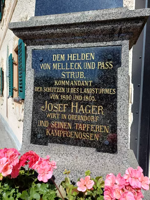 Die Inschrift des Denkmals, das beim Dorfwirt in Oberndorf aufgestellt wurde. | Foto: Josef-Hager-Schützenkompanie