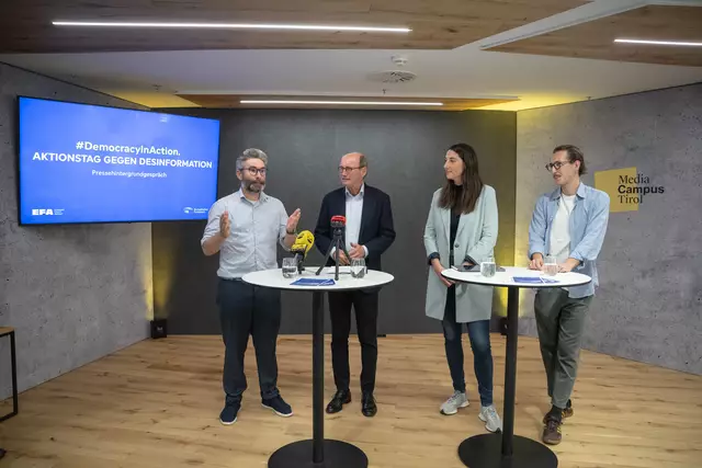 Alle Expertinnen und Experten warnen vor den Auswirkungen von Desinformationen. Im Bild (v.l.n.r.): Matthias Kettemann, Uni Innsbruck, EFA-Präsident Othmar Karas, MEP Sophia Kircher und Valentin Meixner, Trainer bei Understanding Europe. | Foto: Oss/Europäisches Parlament