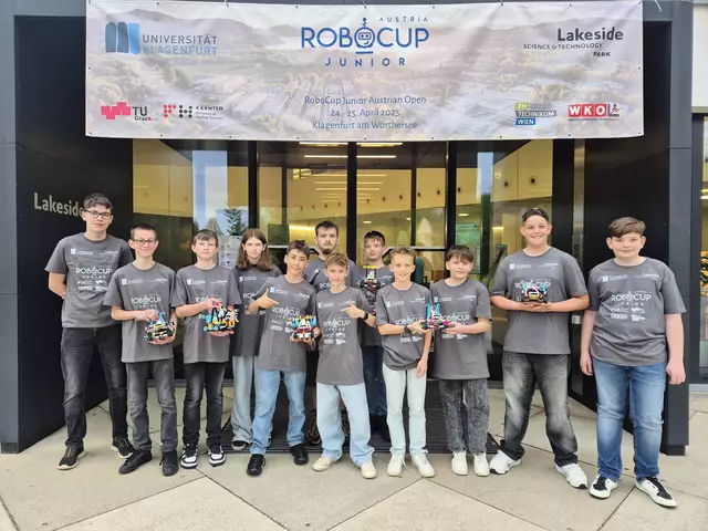 Das Robotikteam der MS St. Marein: Maximilian Neuhold, Patrik Leopold, Florian Hutter, Kristina Reißner, Oliver Bauer, Tobias Zimmermann, Benjamin Dissauer, David Kotulenko, Maximilian Teufel, Hannes Windisch, Justin Pain und Jonas Wagner | Foto: privat