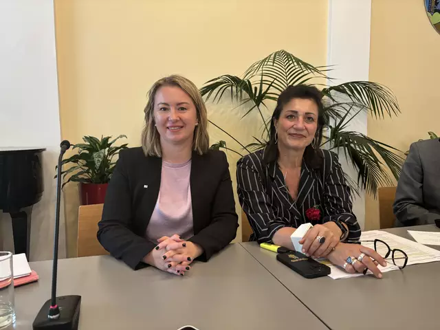 Die ehemalige Bezirksvorsteherin Silvia Janković und die Stadträtin für Kultur und Wissenschaft, Veronica Kaup-Hasler (beide SPÖ). | Foto: Nathanael Peterlini/MeinBezirk