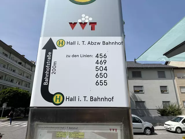 Öffi-Aktivistin Barbara Heiss machte sich erfolgreich für den funktionierenden Trinkbrunnen und bessere Orientierung an der Bushaltestelle stark. | Foto: Kendlbacher