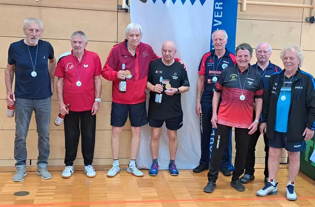 Die Sieger im Senioren Doppel 75+ mit Gerhard Ast 