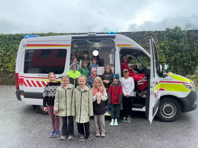 Ein Blick ins Rettungsauto. | Foto: Volksschule an der Salzach