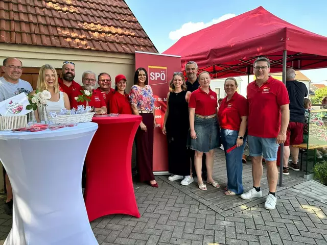 Landesrat Heinrich Dorner und Landtagspräsidentin Astrid Eisenkopf beim SPÖ-Vatertagsfest im Bezirk Oberpullendorf im Gespräch mit Bürgerinnen und Bürgern. | Foto: Patrick Brenner