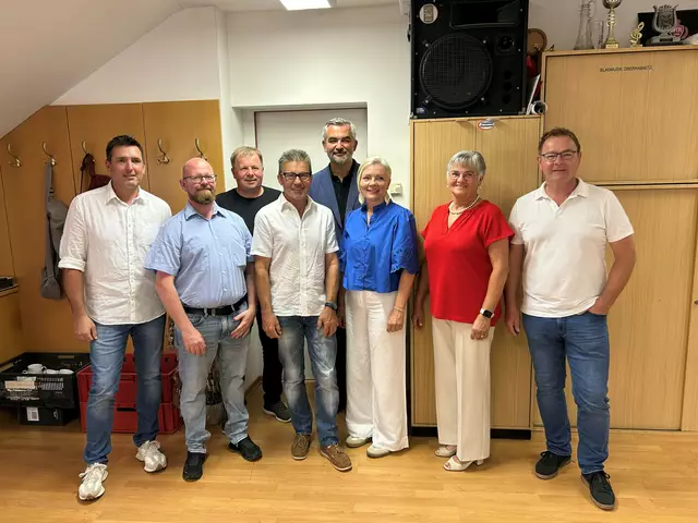 Wolfgang Bleier, Jürgen Heissenberger, Vizebürgermeister Alois Bader, Anton Beisteiner, Bezirksparteivorsitzender Landesrat Heinrich Dorner, Ramona Zink, Hermine Mandl, Harald Pfneisl | Foto: Patrick Brenner