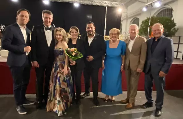 v.l.n.r.: Johannes Jaindl, Thomas Dänemark, Maria Nazarova, Bettina Schmitt, Maria Prager, Fa. Lahofer und Hermann Schultes. | Foto: Philharmonie Marchfeld