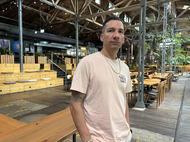Jakob Kattner ist Gründer und künstlerischer Direktor bei Calle Libre. | Foto: Michael Marbacher/ MeinBezirk