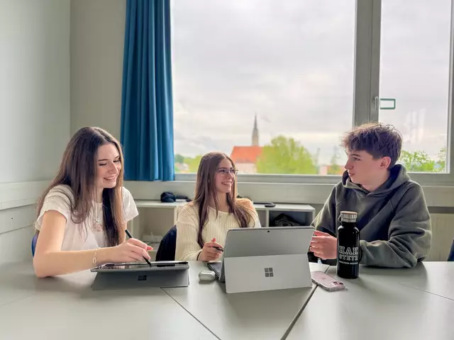 Die HAK Steyr zeigt einmal mehr, wie moderne Bildung aussehen kann: technologieoffen, reflektiert und zukunftsorientiert.  | Foto: HAK Steyr