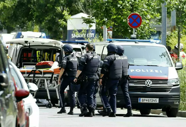 Die Polizei bestätigt den Tod des Täters. Es handelt sich um einen 21-jährigen ehemaligen Schüler des BORG Dreierschützengasse. | Foto: ERWIN SCHERIAU / APA / picturedesk.com
