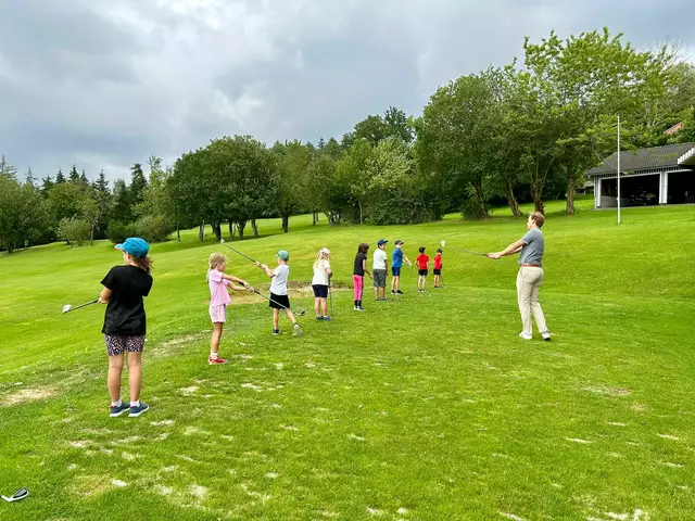 Im Vorjahr stand ein Ausflug zum Golfplatz in Kirchham am Programm. | Foto: Gemeinde Kirchham