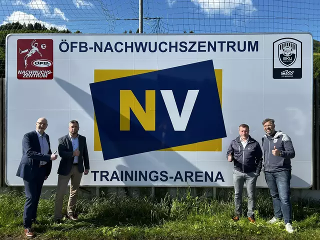 V.l.n.r: HTL Direktor Harald Rebhandl, NV Regionaldirektor Martin Gabler, NV Ob. Insp. Robert
Rößler, GF Obmann NWZ SKU/AFW Franz Kleinhofer