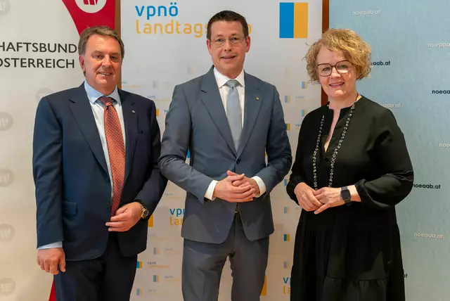 Klubobmann Kurt Hackl, NÖAAB Landesobfrau Landesrätin Christiane Teschl-Hofmeister und WBNÖ Landesgruppenobmann WKNÖ Präsident Wolfgang Ecker zum Thema „Aufheben der KIM-Verordnung darf nicht zur Mogelpackung werden“ | Foto: VPNÖ-Klub