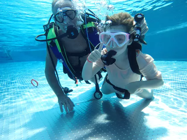 Auch heuer am Programm in Laakirchen: Schnuppertauchen mit der Wasserrettung. | Foto: Stadtgemeinde Laakirchen