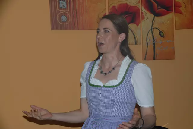 Vizebürgermeisterin Mag . Katharina Schellnegger überbrachte die Grüße der Stadtgemeinde Gleisdorf 