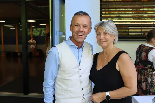 WK-Bezirksstellenleiter Otmar Ladner mit Martina Bombardelli, der Direktorin der TFBS Landeck.  | Foto: Elisabeth Zangerl