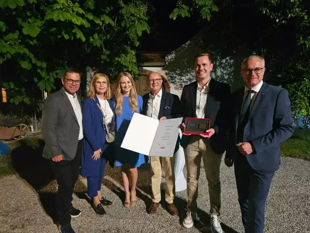 Hans Moser, Anita, Stefanie, Alfred und Thomas Rosner, Günther Baschinger, v. l.  | Foto: WKO Grieskrichen