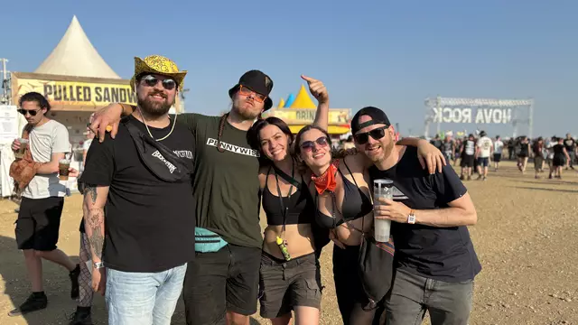 Das Nova Rock macht sich bereit für eine weitere durchfeierte Nacht.  | Foto: Lisa-Marie Zehetbauer