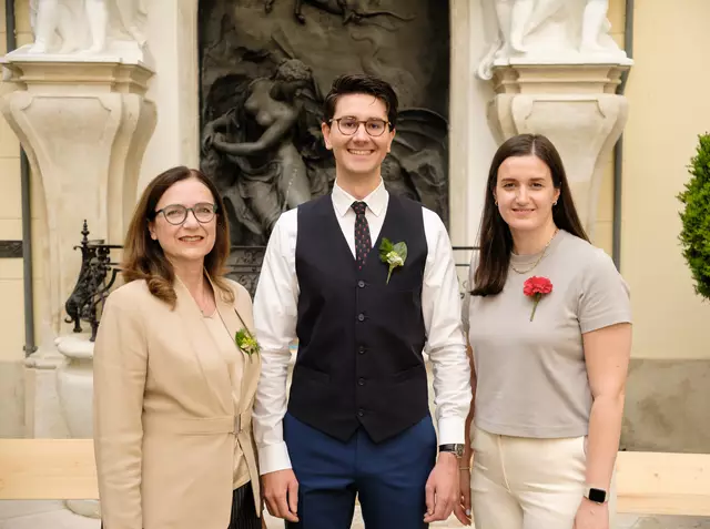 v.l.n.r.: Birgit Forgó-Feldner (Grüne), Florian Wunsch (Grüne) und Sanja Drazic (SPÖ). Als Vorsitzender der Bezirksvertretung wurde Florian Wunsch gewählt. Birgit Forgó-Feldner wurde zur ersten Stellvertreterin bestimmt, Sanja Drazic übernimmt die Funktion der zweiten Stellvertreterin. | Foto: Shervin Sardari/BV8