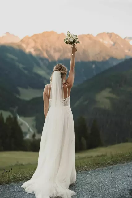 Eine Hochzeit in der Zillertaler Bergwelt ist etwas ganz Besonderes.
 | Foto:  Pia Emberger Fotografie