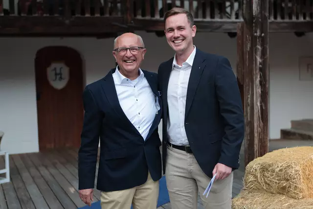 Alfred und Thomas Rosner feierten das 60. Firmenjubiläum.  | Foto: Rosner Bau &amp; Co KG