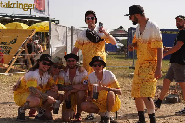 Tausende Besucherinnen und Besucher tummeln sich wieder auf dem Festivalgelände. | Foto: Bernhard Kerezsi