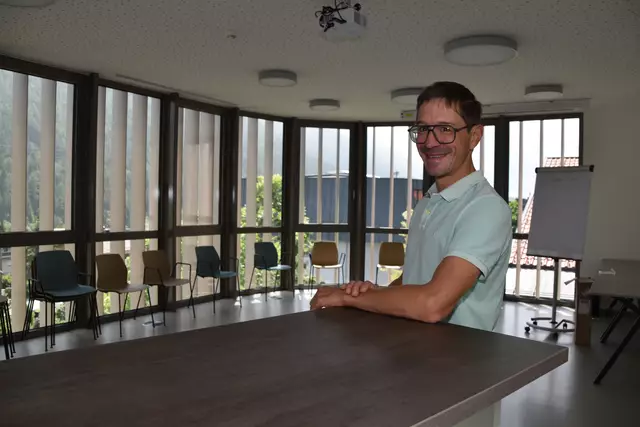Dr. Matthias Somavilla freut sich über das wahrlich gelungene Ergebnis der Umbauarbeiten. Die neuen Räume werden jetzt mit Leben befüllt. | Foto: Kainz