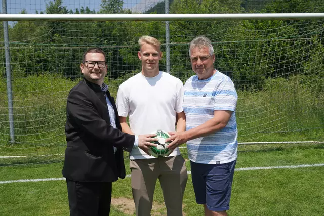 von links: Direktor Franz Saller, Marco Grüll und Ernst Lottermoser. | Foto: Johannes Brandner