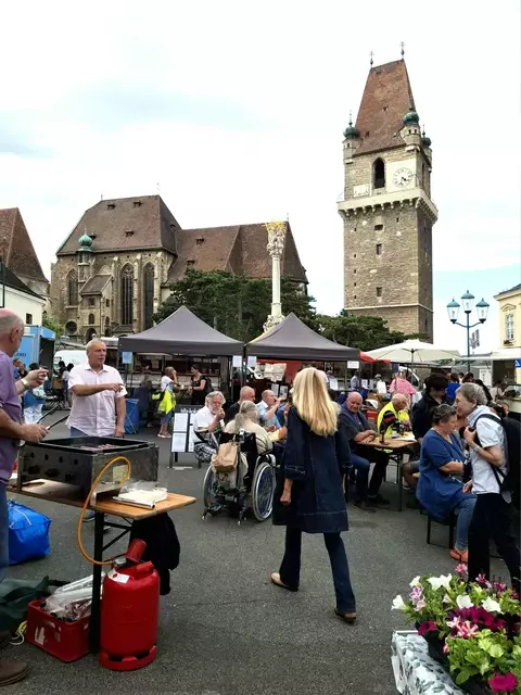 Viel los beim Sommerfest mit Grillerei - zum 4. Geburtstag des Wochenmarkts | Foto: Martha Günzl