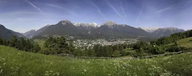 Vom Kühtai bis ins Ötzi-Dorf und Greifvogelpark erwartet euch in Imst eine bunte Woche. | Foto: Tirol Werbung
