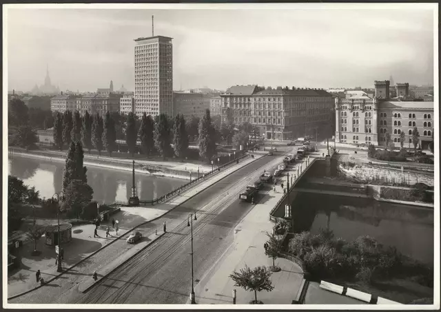 Der Ringtrum ragt bereits seit Jahrzehnten über die Innere Stadt. | Foto: Babsek Edwin