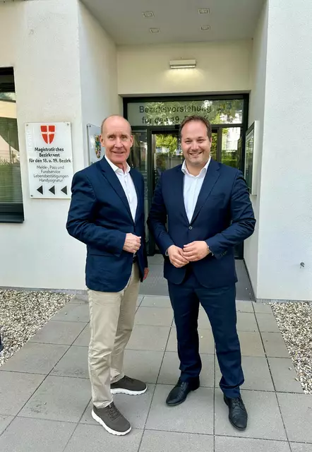 Daniel Resch (ÖVP,r.) wurde als Bezirksvorsteher einstimmig bestätigt.  | Foto: BV19