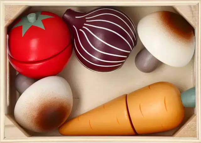 Die Teile der Spiel-Gemüsekiste von Flying Tiger sind nicht fest miteinander verbunden, was eine potenzielle Erstickungsgefahr für kleine Kinder darstellen könnte, so das Unternehmen.  | Foto: © Flying Tiger