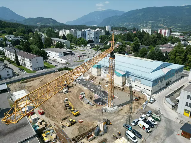 Vogelperspektive auf die Bauarbeiten rund um die Erneuerung der Stadthalle. | Foto: Stadthalle Villach