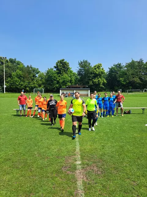 Buntes Bild beim Frauenfußball-Turnier in Petronell-Carnuntum. | Foto: AK NÖ