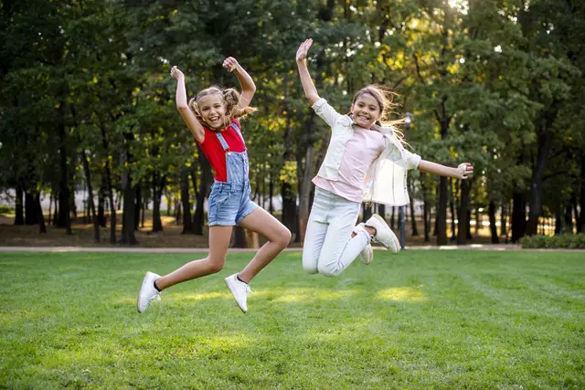 Die Sommersport und Spaß-Aktion der Stadt Leoben bietet ein umfangreiches Ferienprogramm für Kinder und Jugendliche.  | Foto: freepik