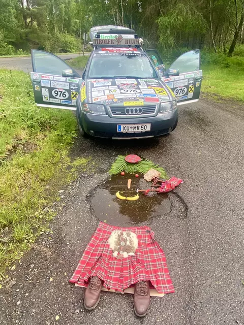 Ein verziertes Schlagloch. | Foto: Reiter