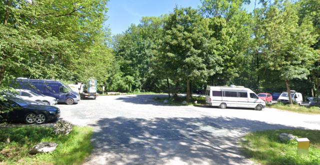 Auf dem Parkplatz herrscht jetzt ein Parkverbot über Nacht, damit das Dauerparken unterbunden wird.  | Foto: Screenshot Google Maps