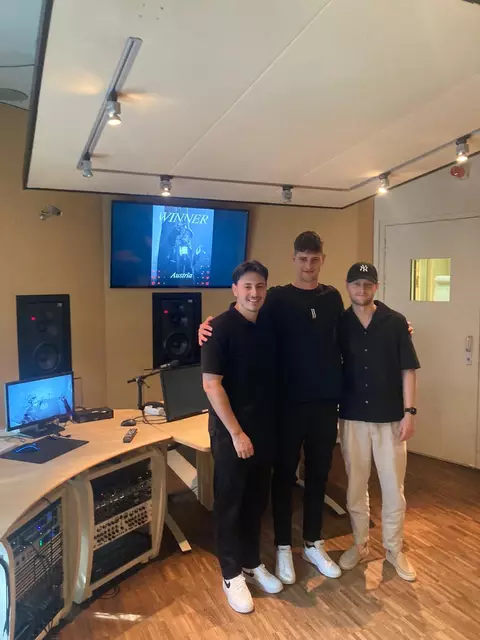 Paul Sams, Thomas Thurner und Michael Höchtl im Tonstudio der FH Salzburg. | Foto: FH Salzburg