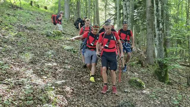 Einsatz in Bad Goisern: Die Bergretter halfen einer verunfallten Wanderin und brachten sie ins Tal. | Foto: Bergrettung Bad Goisern