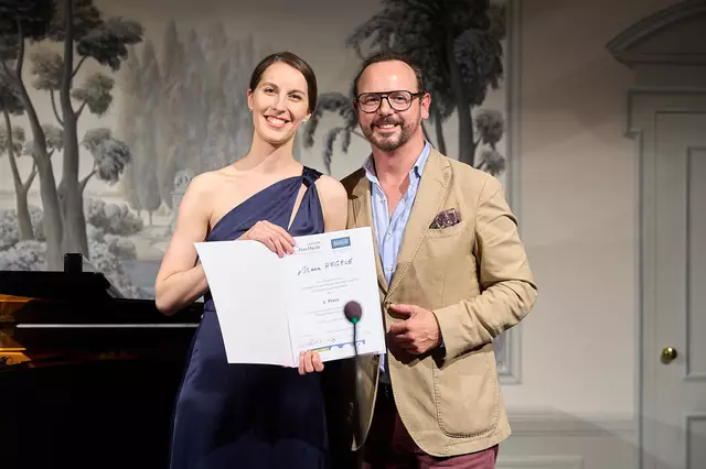 Die Gewinnerin des 2. Hauptpreises, Maria Hegele mit Michael Linsbauer | Foto: Fabian Sorger