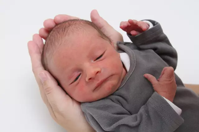 Name: Marvin
Geburtsdatum: 01.06.2025
Gewicht: 1990 g
Größe: 44 cm
Geschwister: Jan und Alina
Eltern: Sabrina und Rene Pall aus Fresing | Foto: Babysmile