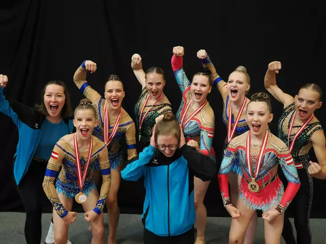 Denise Jascha, Elena Kellner, Sabrina Czihak, Livia Haizinger, Mia Louisa Eichinger, Malou Rosifka, Milena Haag, Jasmin Pflügl, Celina Loidl | Foto: Union Sportakrobatik Krems