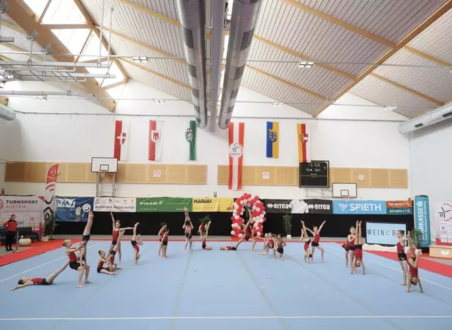 Die Staatsmeisterschaften in der Sportakrobatik fanden heuer in Horn statt und zogen rund 250 Athleten aus ganz Österreich an. | Foto: Doris Loidl