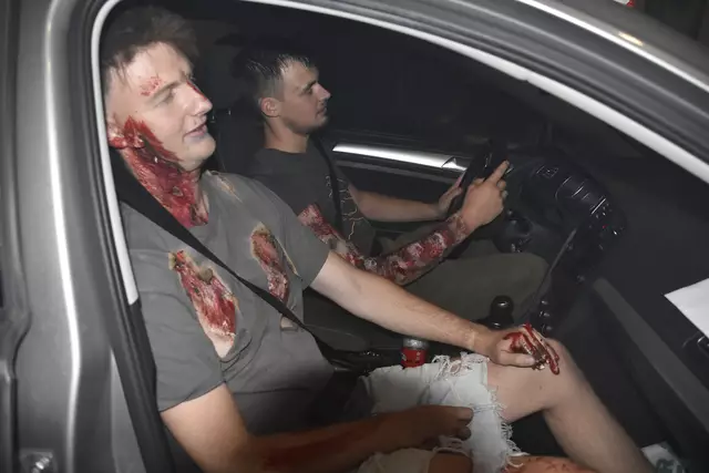 Die Statisten nahmen im Tunnel ihre Plätze ein und warteten auf ihre „Rettung“.  | Foto: Theresa Vogl