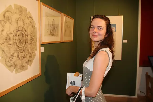 Lola  Woytek bewunderte die Werke in St. Gilgen.